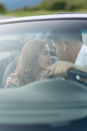 couple and vintage car photoshoot