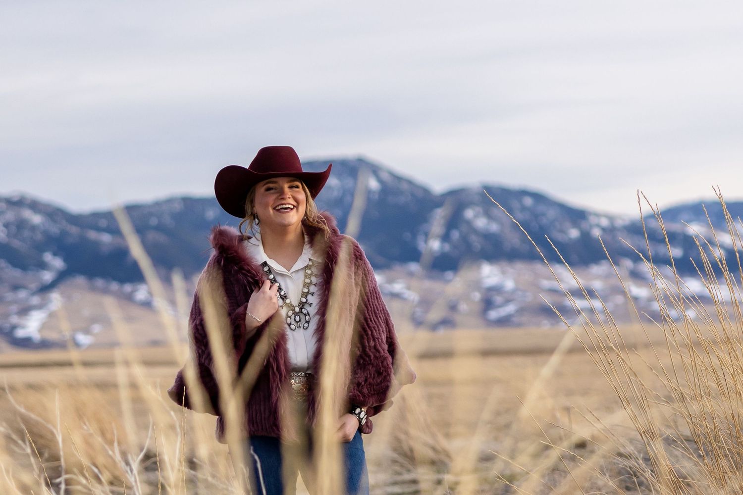 senior portrait photography lifestyle photography senior portrait photographer in Fort Benton Great Falls Highwood Big Sandy Geraldine