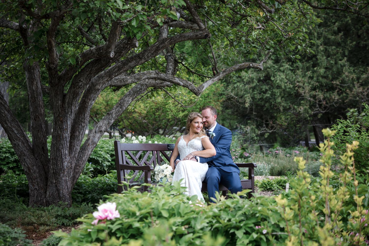 Winnipeg Wedding Photographer Chantelle Dione Photography Leo Mol Assiniboine Park Wedding