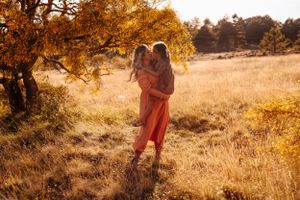 servizio fotografico mamma e figlia in esterna