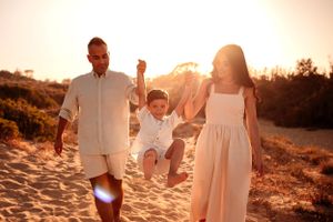 servizio fotografico di famiglia, all'alba, al mare, Sicilia