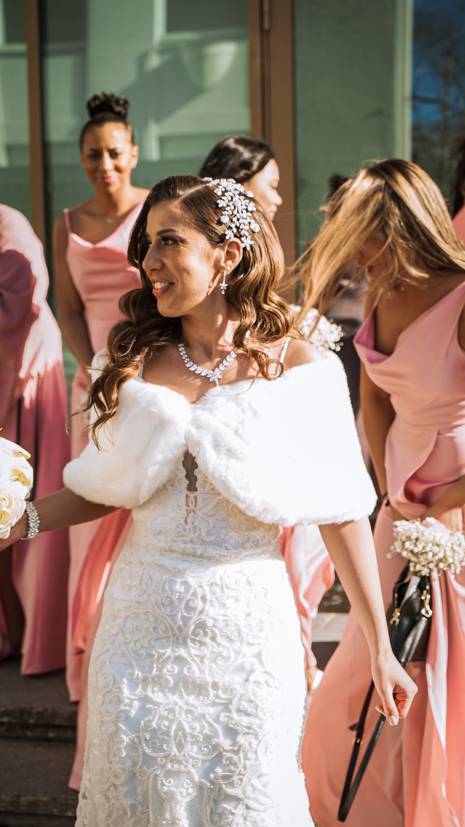 Photo de mariage, portrait de la mariée, par Chloé Cabanes