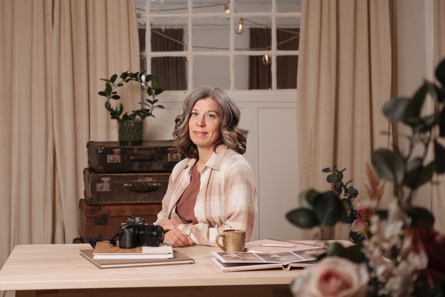 Fotograf Karin Nygren fotar dig på ett avslappnat sätt