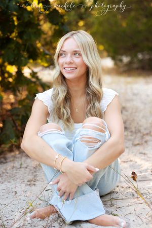 High school senior photography in Klondike Park, Augusta, Missouri, beautiful natural light photography by Teri Michele Photography