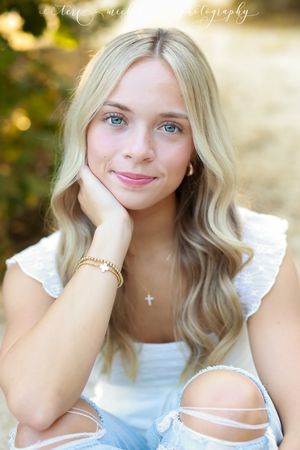 High school senior photography in Klondike Park, Augusta, Missouri, beautiful natural light photography by Teri Michele Photography