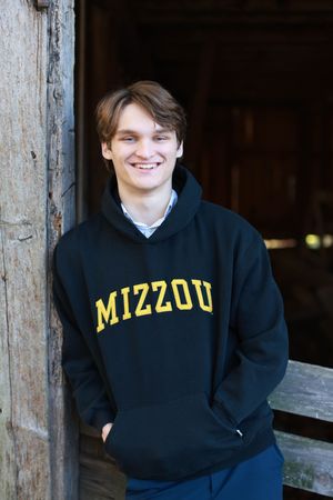 High school senior photography in Faust Park, Chesterfield Missouri, beautiful natural light photography by Teri Michele Photography