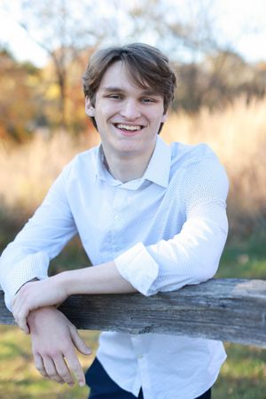 High school senior photography in Faust Park, Chesterfield Missouri, beautiful natural light photography by Teri Michele Photography