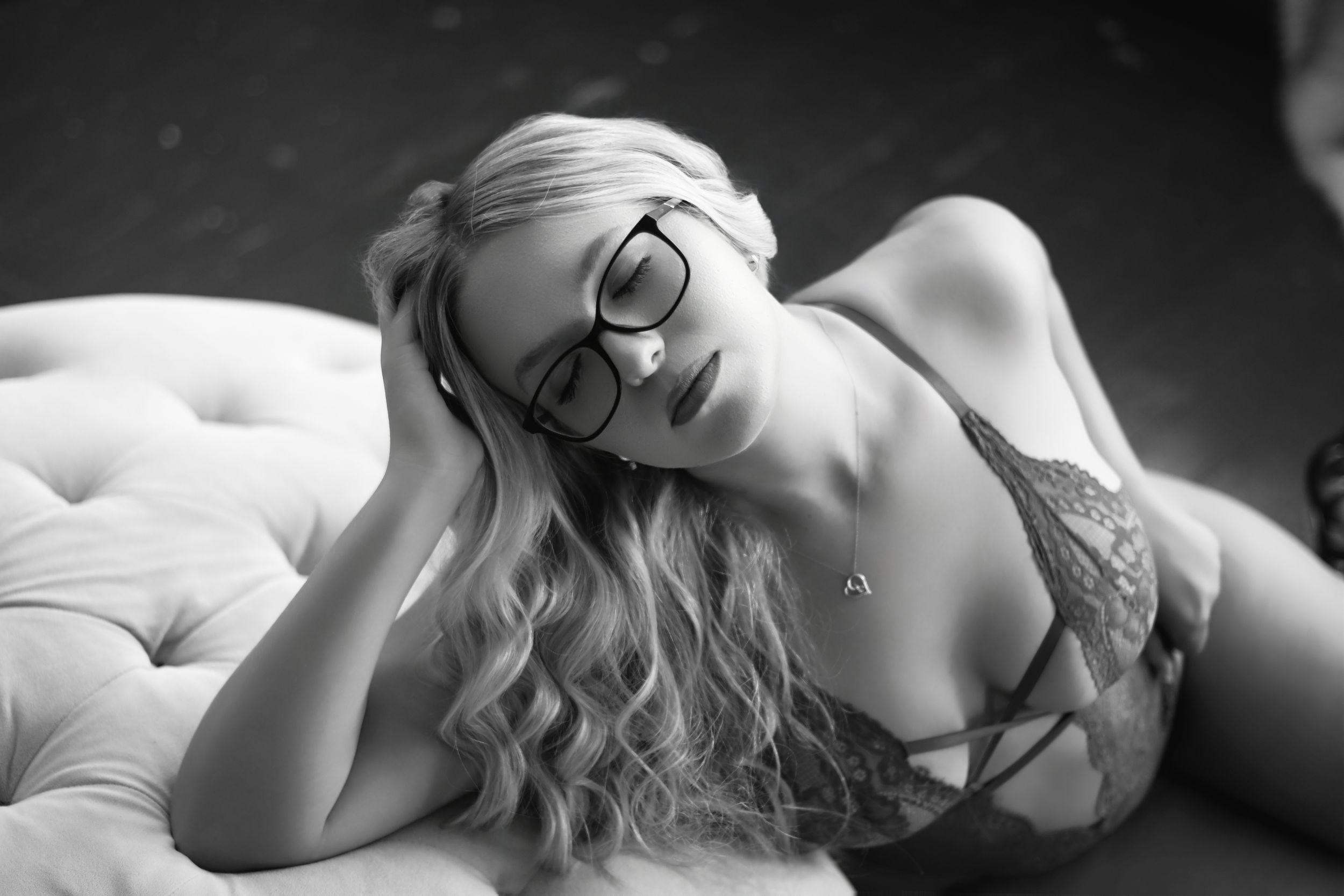 Florida boudoir photographer specializing in dark, cinematic, body-positive boudoir portraits.