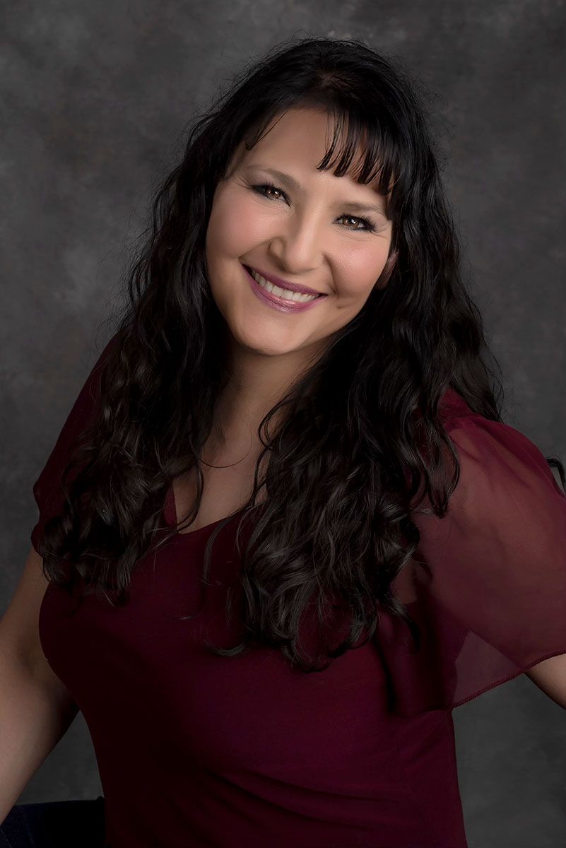 Marni Christensen is an award-winning master photographer specializing in pets, dogs, and cats in Rock Springs, Wyoming.