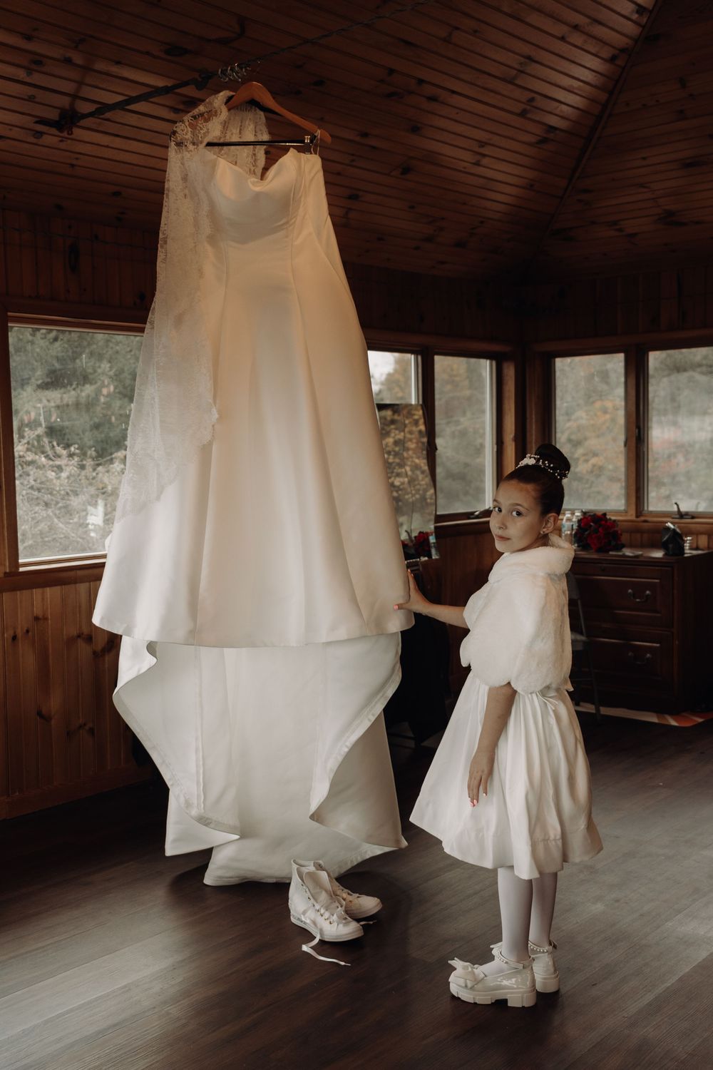 Daughter mother wedding gown | byjordanphotography