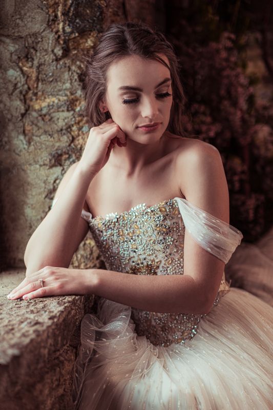 fort-wayne-indiana-wedding-photographers-photography-bride-bridal-session-engagement-shop-store-fitting--35