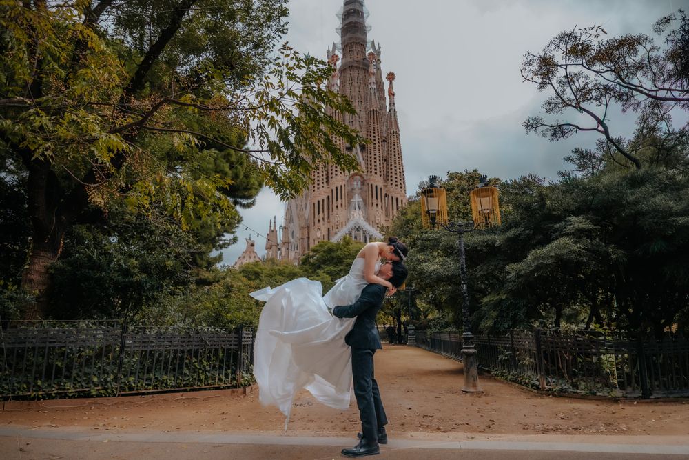 Romantic walk near Passion façade Barcelona Pre wedding photoshoot Barcelona BarcelonaLoversPH