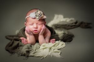 Newborn Froggy Pose Mississauga Newborn Photographer