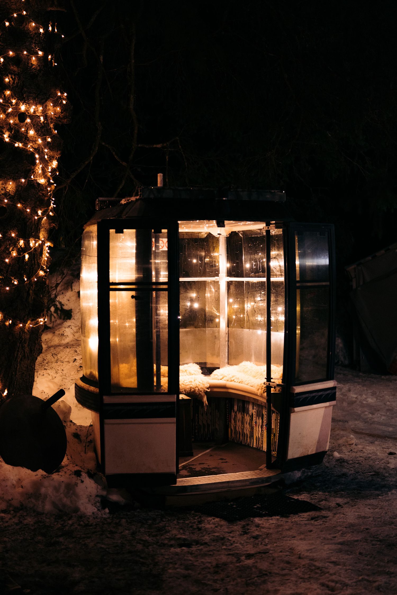 Photo d'une cabine dans le village d'igloo à Annecy