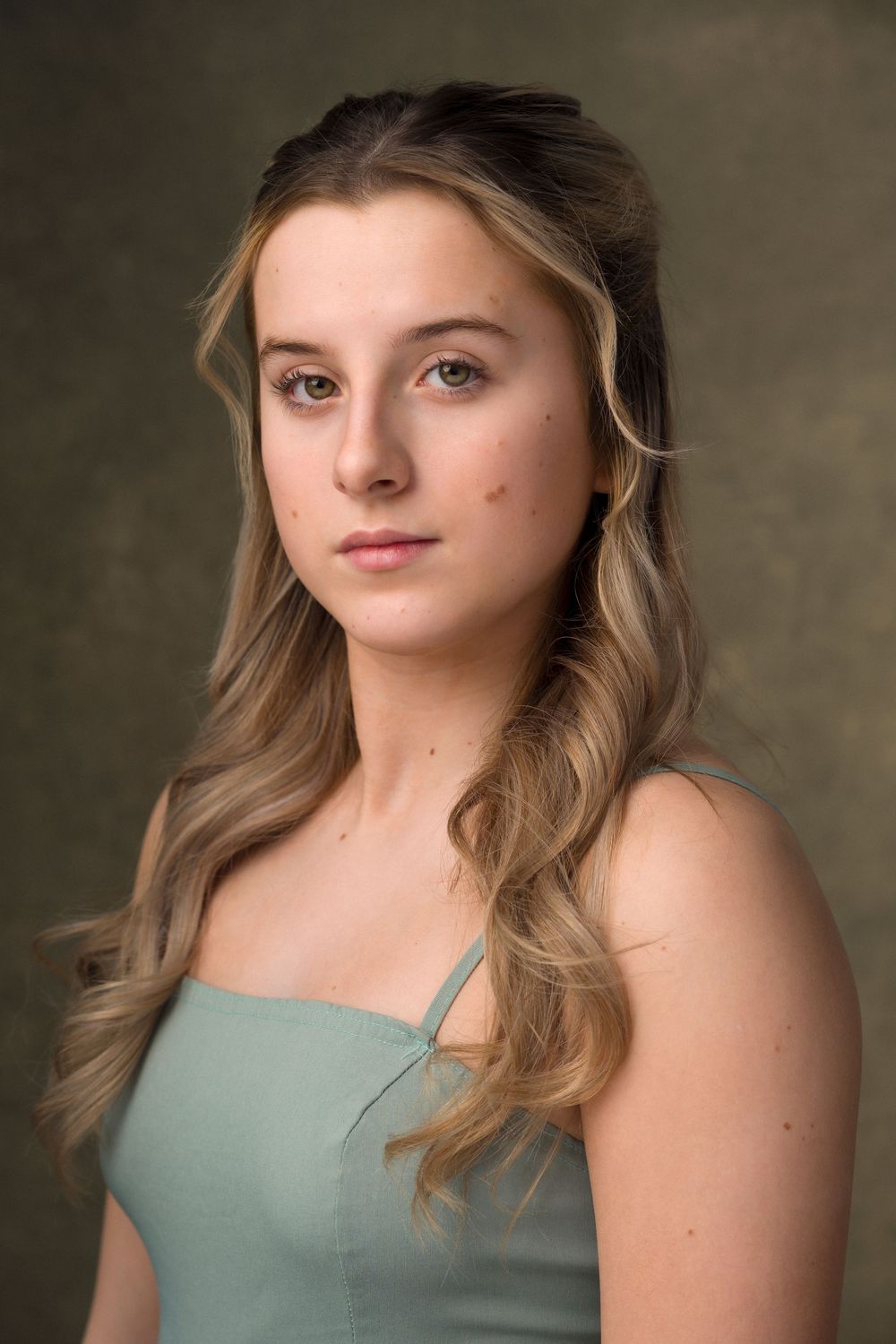 Authentic and natural headshots for talented kids