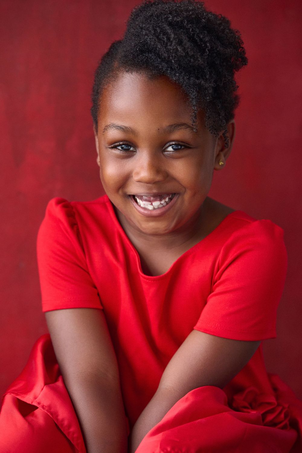 Authentic and natural headshots for talented kids