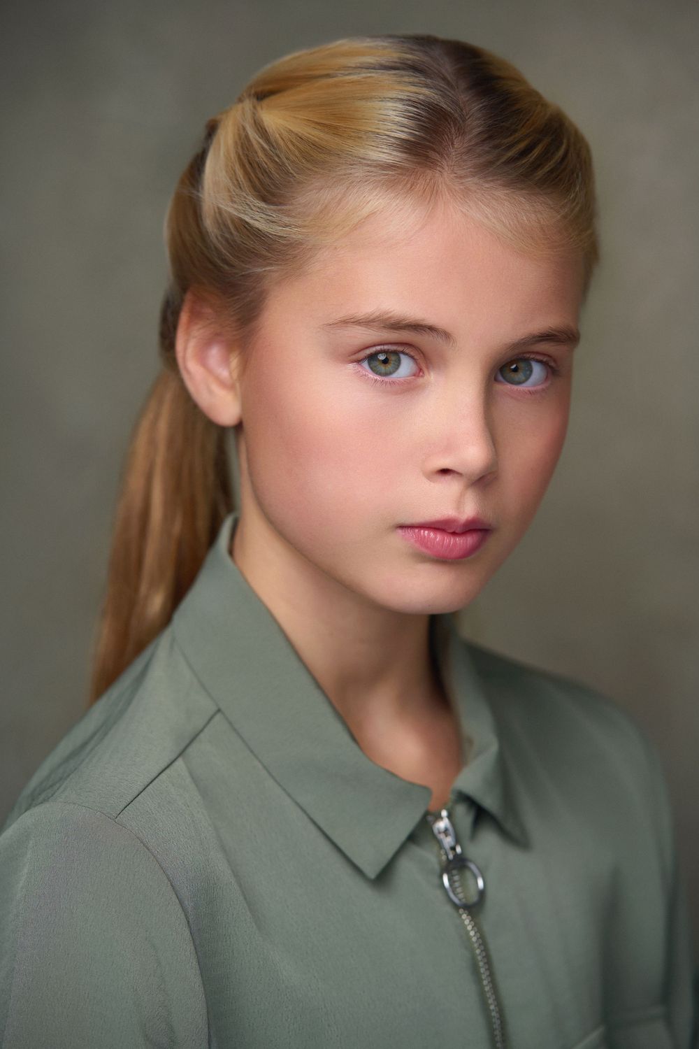 Authentic and natural headshots for talented kids