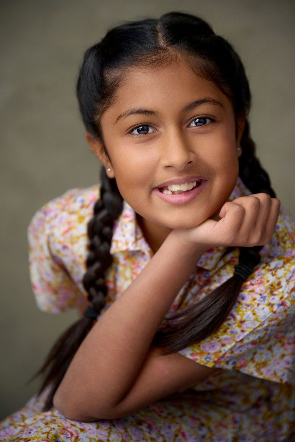 Authentic and natural headshots for talented kids