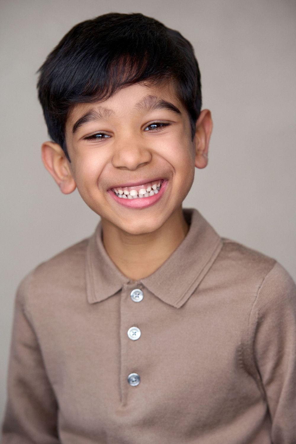 Authentic and natural headshots for talented kids