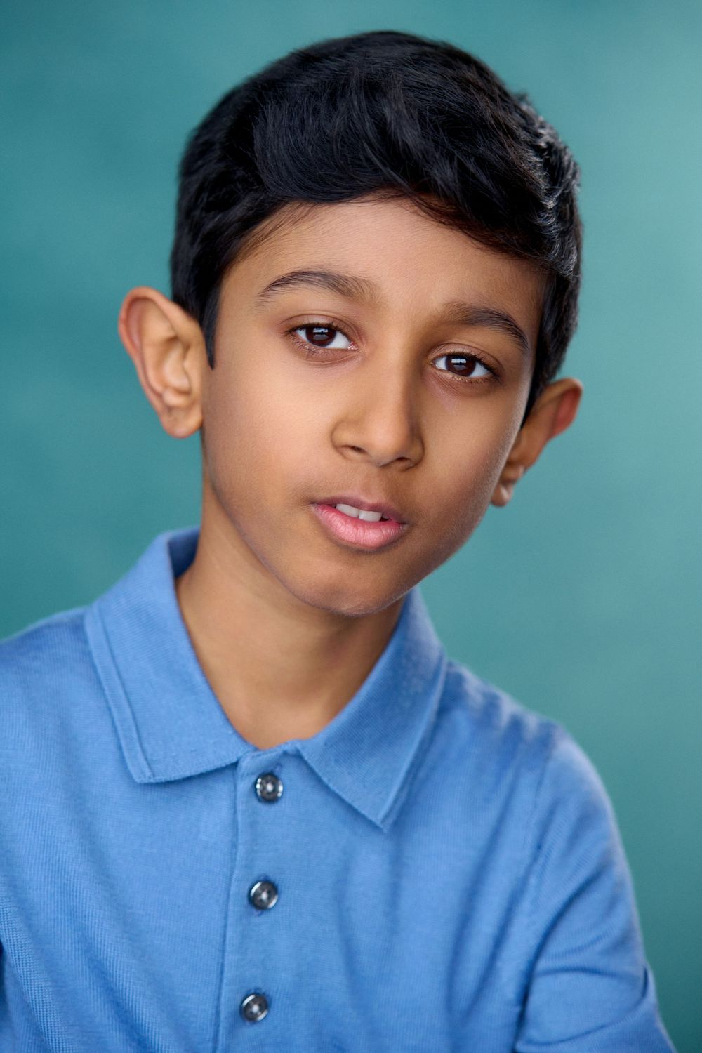 Authentic and natural headshots for talented kids