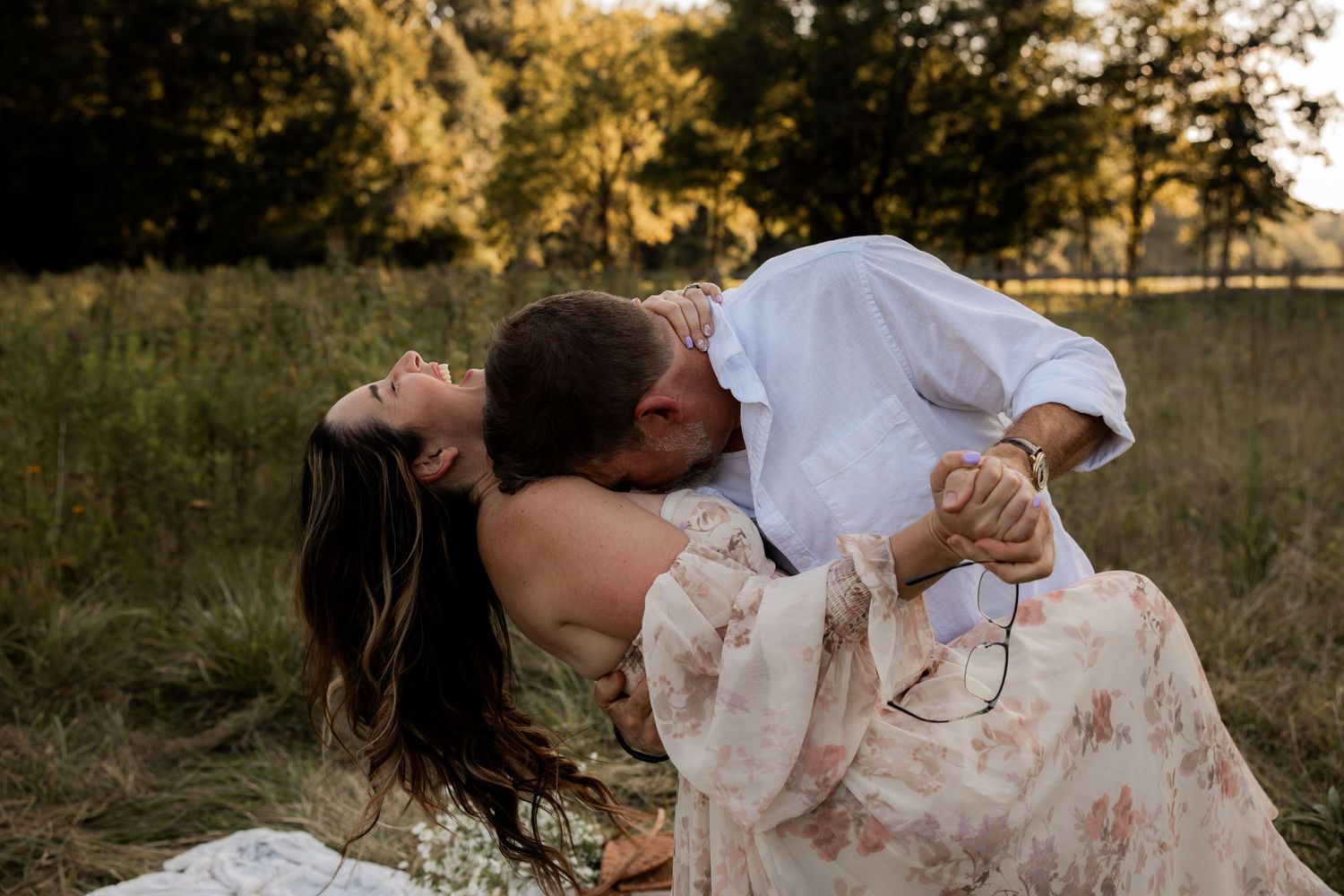 Family session outdoors in Henry county, Indiana taken by candice co photo.
