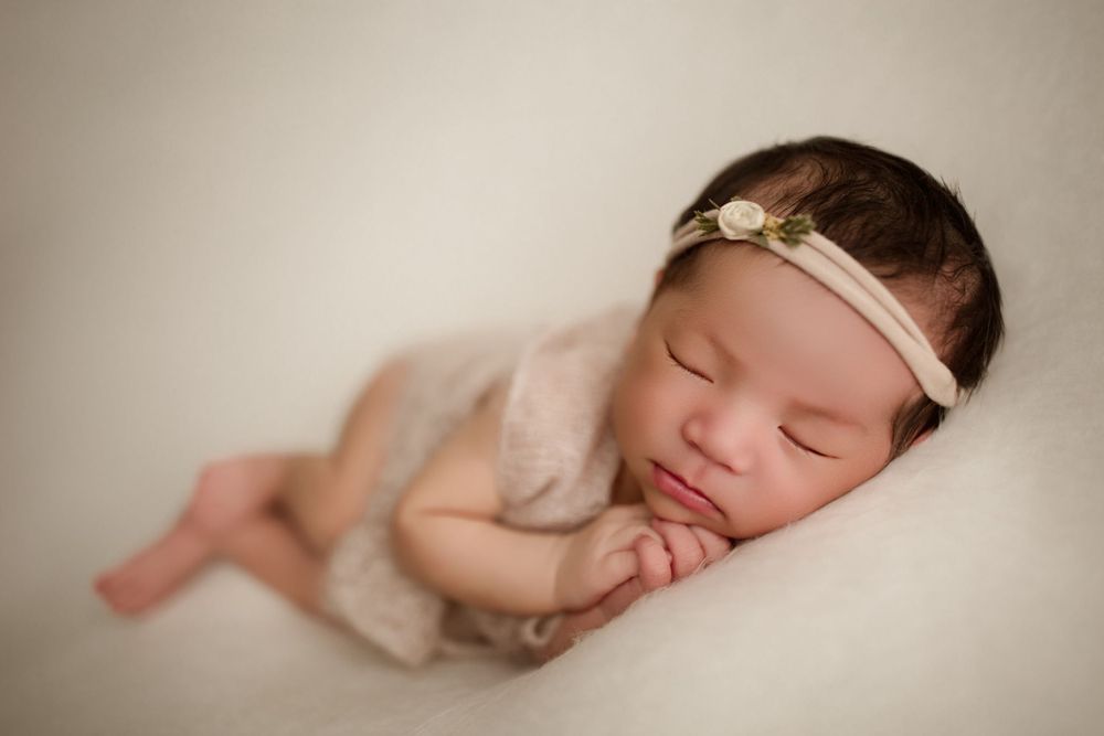 Newborn & Family Photographer Based on Camano Island and Serving Surrounding Areas.