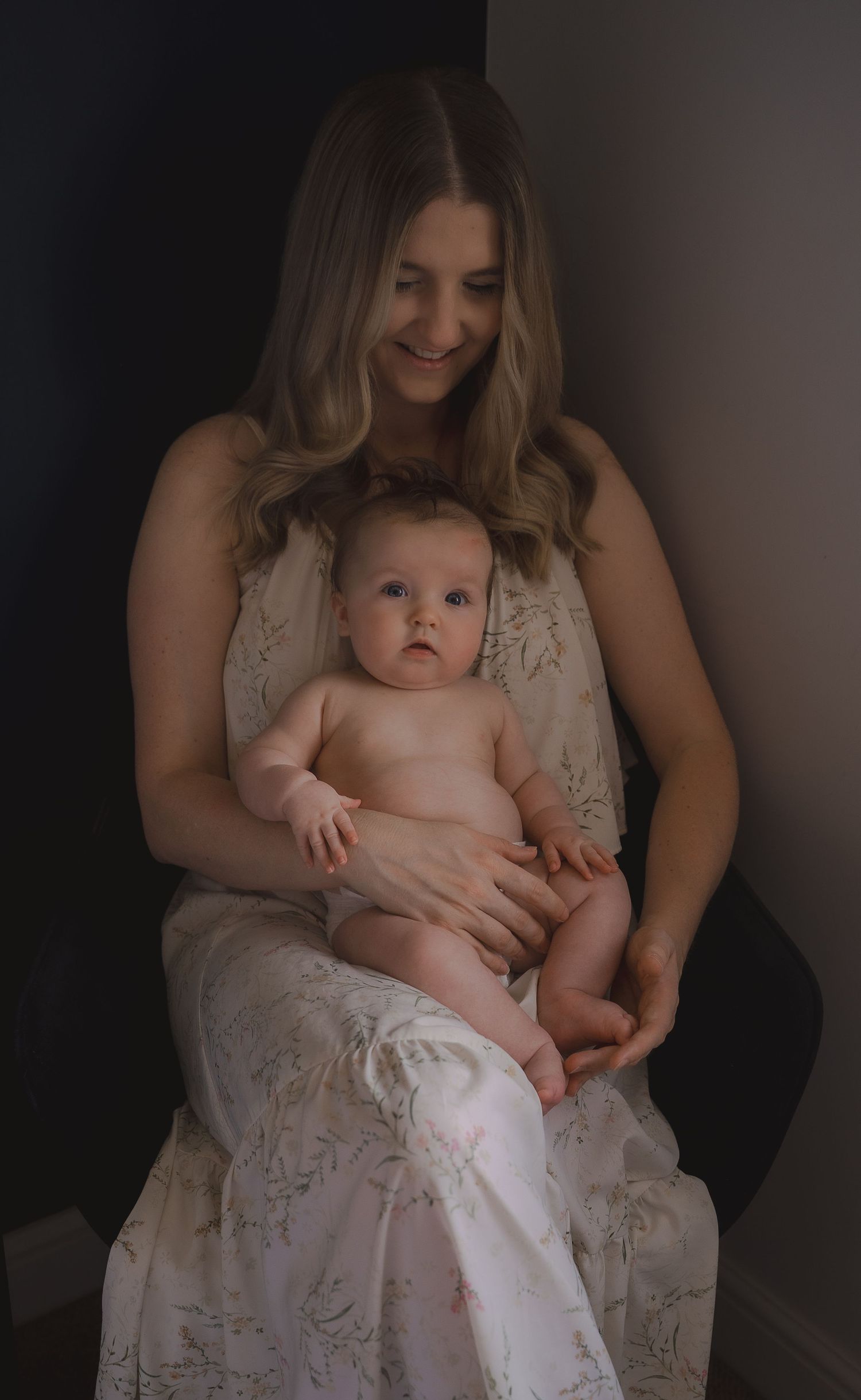 gentle-motherhood-photoshoot-lifestyle-leicestershire.jpg
