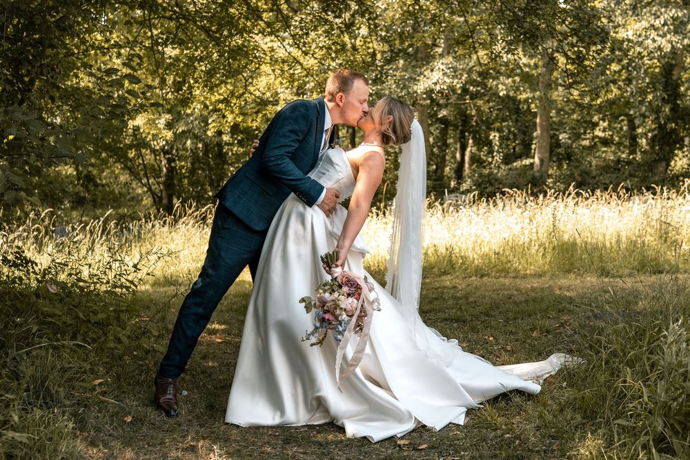 SUFFOLK WEDDING PHOTOGRAPHY - MARQUEE GARDEN WEDDING SUFFOLK - EDITORIAL WEDDING PHOTOGRAPHY
