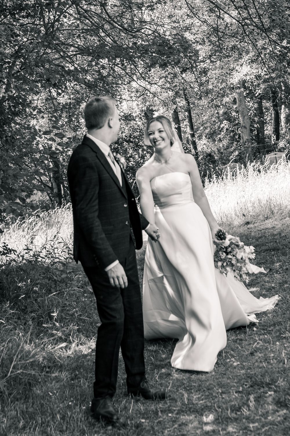 SUFFOLK WEDDING PHOTOGRAPHY - MARQUEE GARDEN WEDDING SUFFOLK - EDITORIAL WEDDING PHOTOGRAPHY