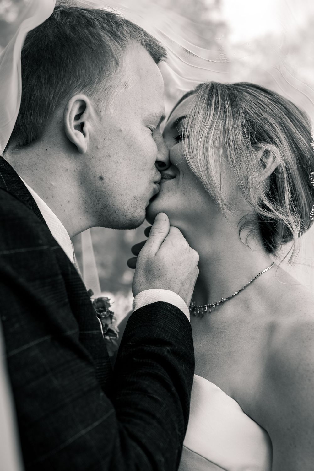 SUFFOLK WEDDING PHOTOGRAPHY - MARQUEE GARDEN WEDDING SUFFOLK - EDITORIAL WEDDING PHOTOGRAPHY