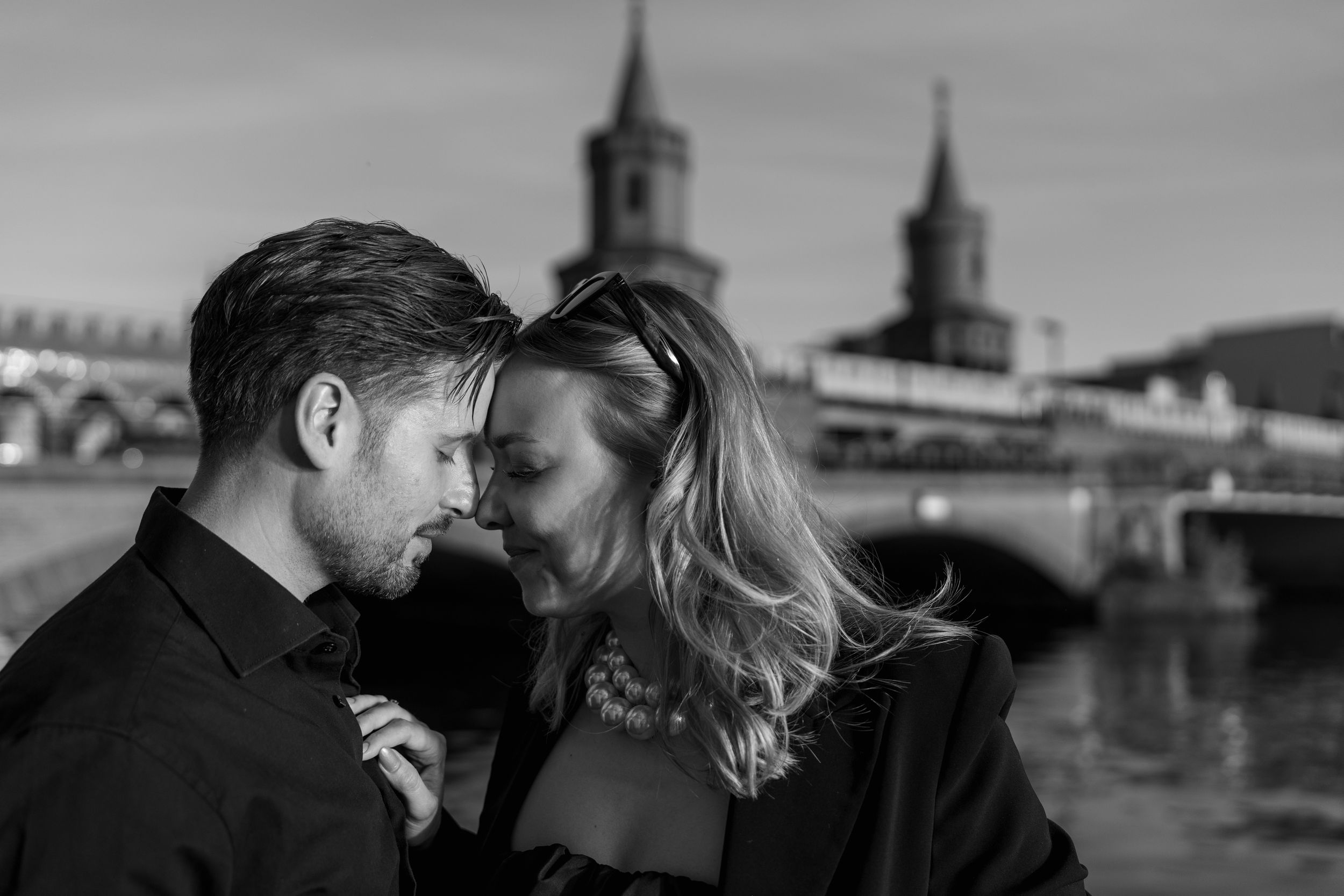 Paarfotos in Berlin kreuzberg mit authentischem Reportagestil