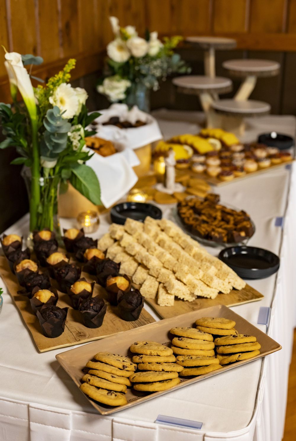 Gunstock Resort wedding inspiration with scenic mountain views, lodge ceremony, and elegant reception styling.