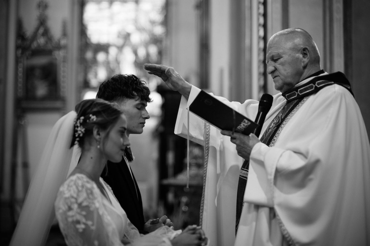 Ceremonia ślubna w kościele w Poznaniu