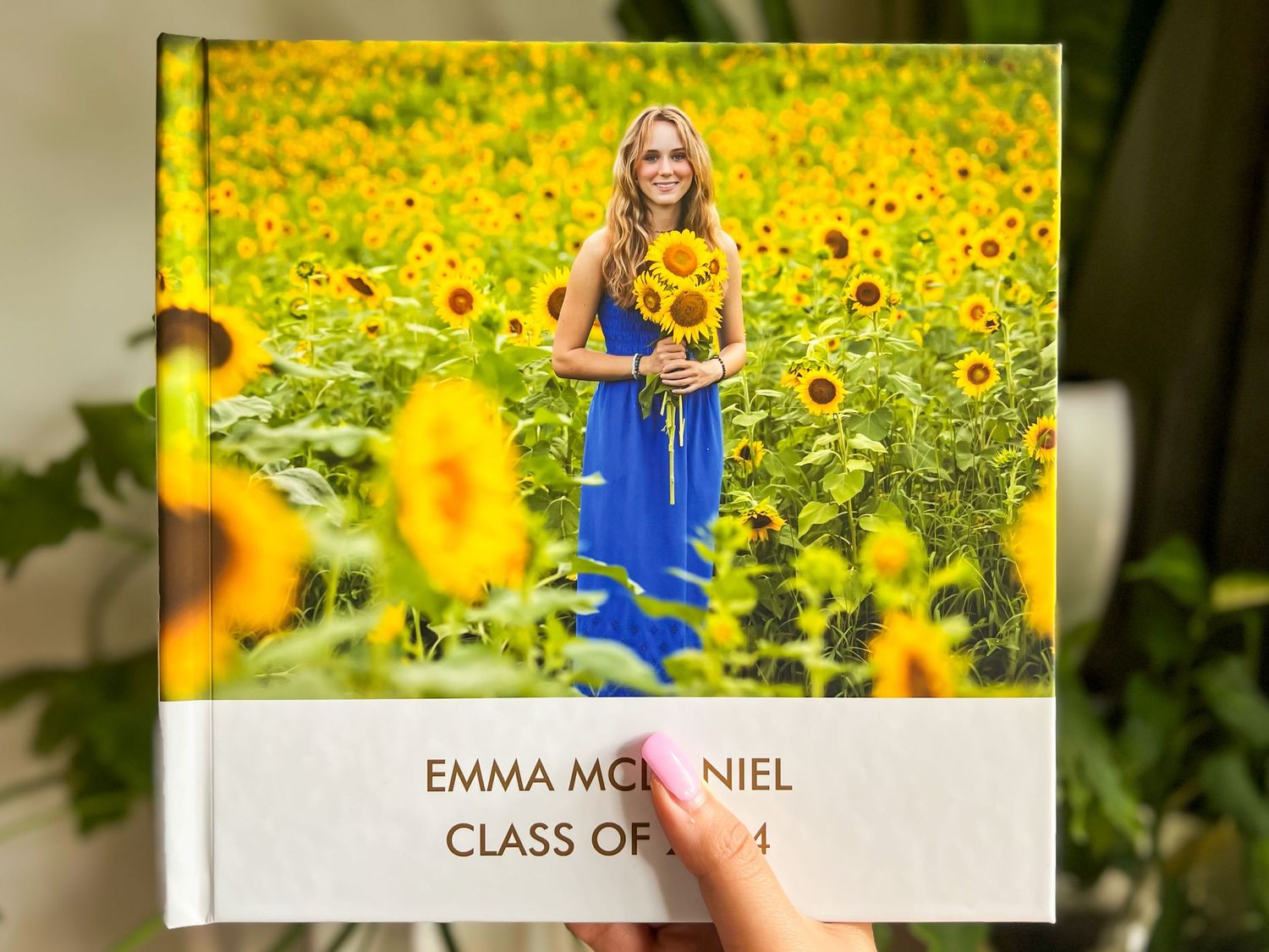 "High school senior photography Richmond VA – personalized sessions for unique senior photos."