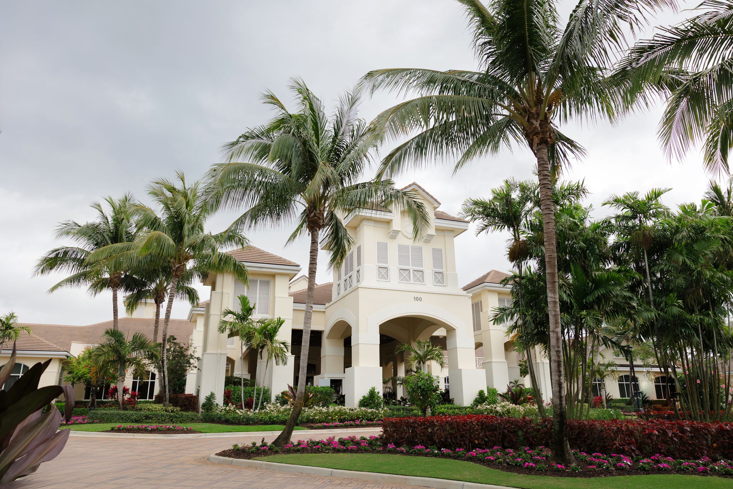 BallenIsles Country Club wedding photographed by Ohio photographer Tom Forrest.