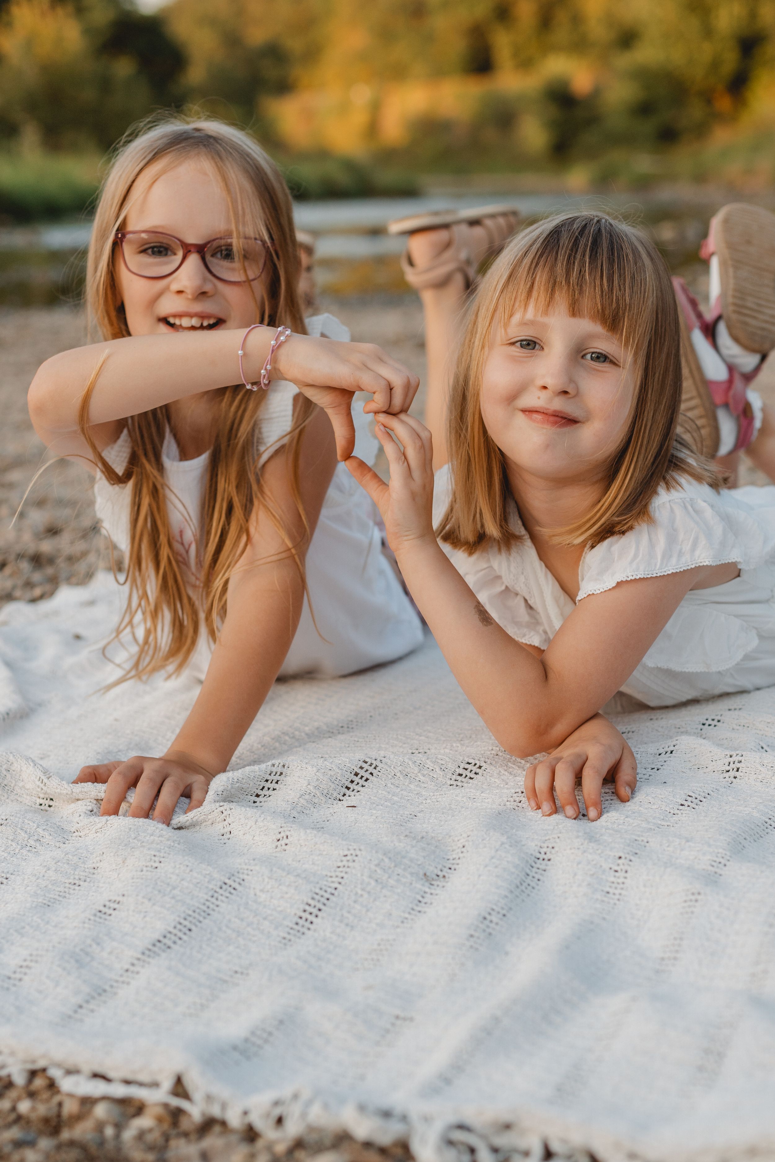 Familienfotograf in Grimma und Leipzig – authentisches Familienshooting mit echten, warmen Familienmomenten.