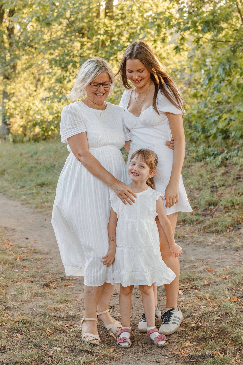 Familienfotograf in Grimma und Leipzig – authentisches Familienshooting mit echten, warmen Familienmomenten.