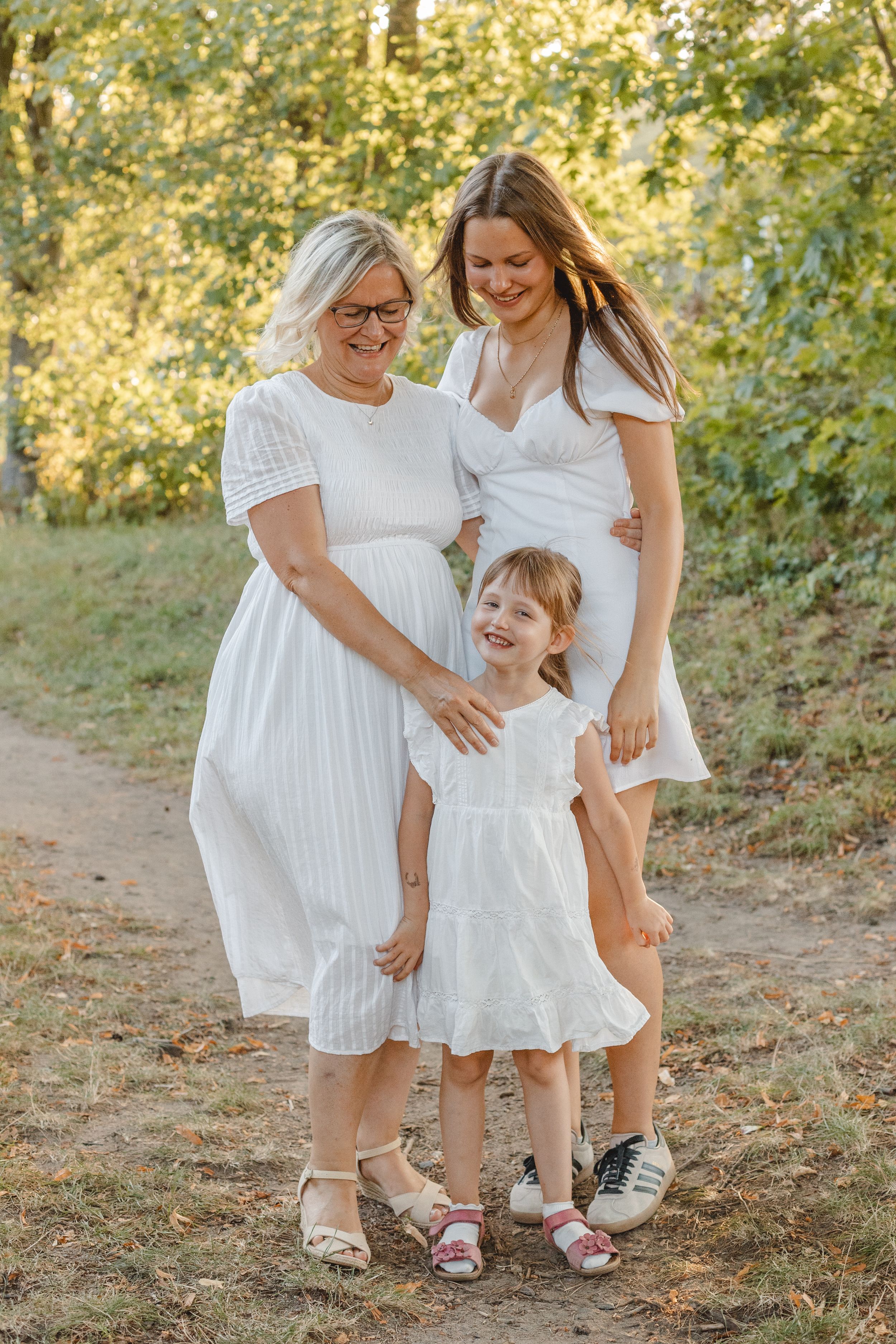 Familienfotograf in Grimma und Leipzig – authentisches Familienshooting mit echten, warmen Familienmomenten.