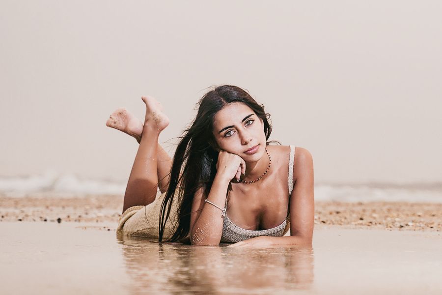 Sessão fotográfica na praia com bonitas modelos profissionais. Fotografia de Isidro Dias, fotógrafo de Cantanhede Coimbra