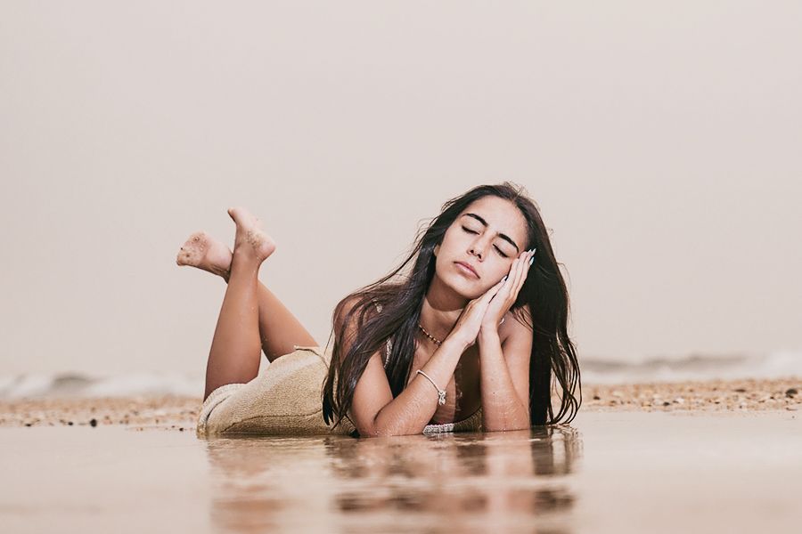 Sessão fotográfica na praia com bonitas modelos profissionais. Fotografia de Isidro Dias, fotógrafo de Cantanhede Coimbra