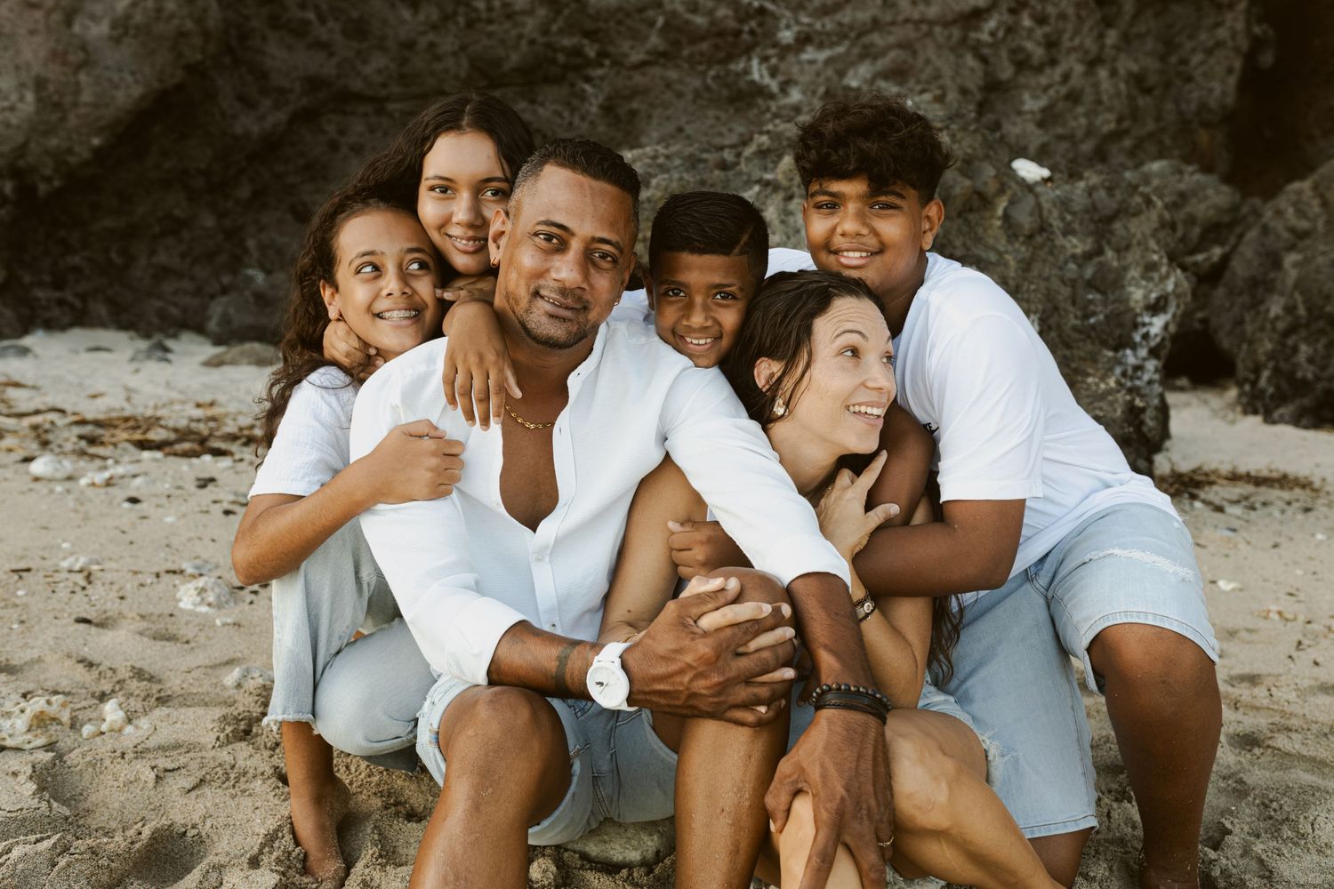 Séance famille recomposé - Photographe de grossesse et famille dans les Bouches-du-Rhône, au style Moody.