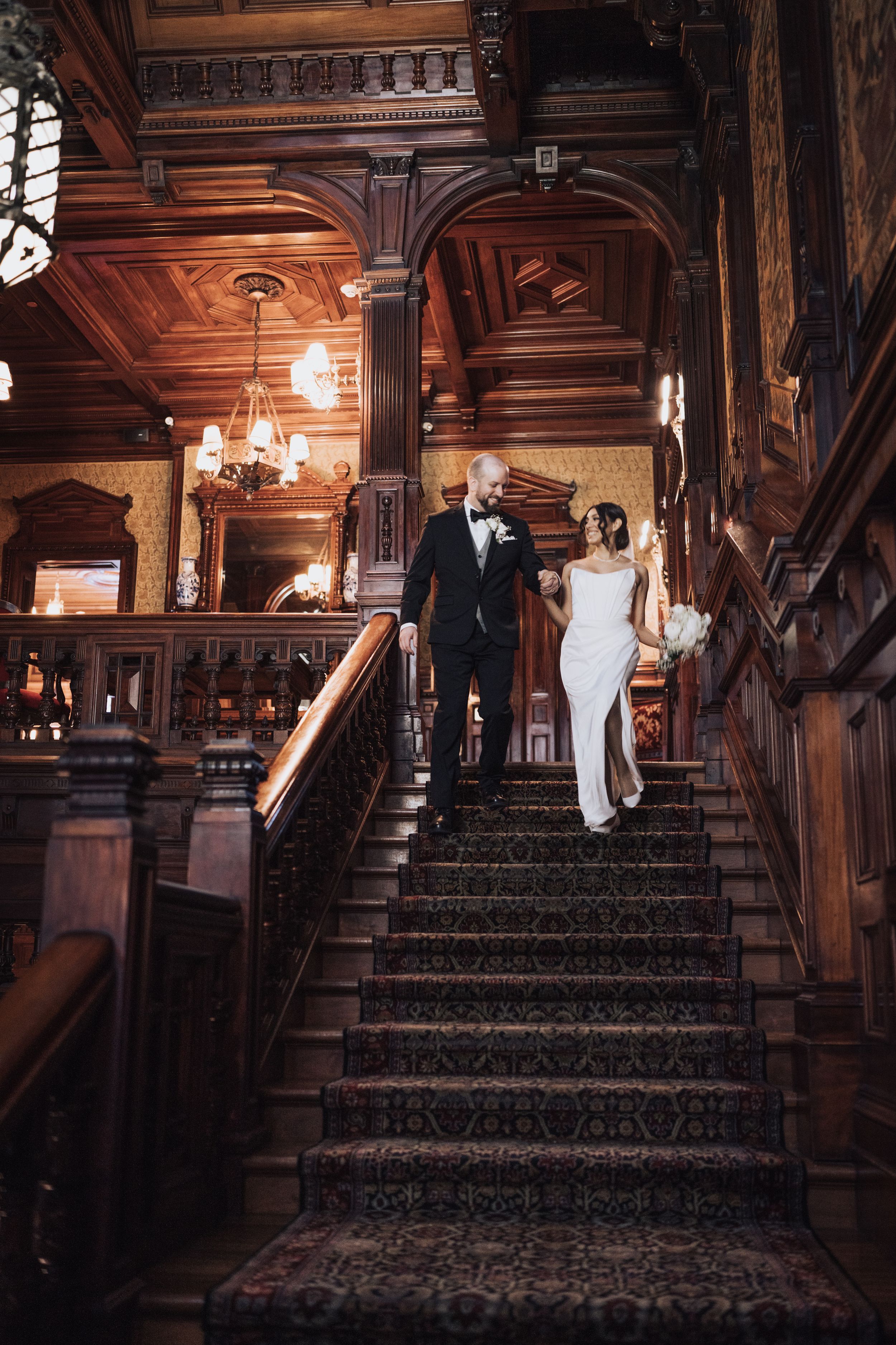 Luxury wedding photographer in Montreal capturing elegant wedding photos at the Mount Stephens Hotel.