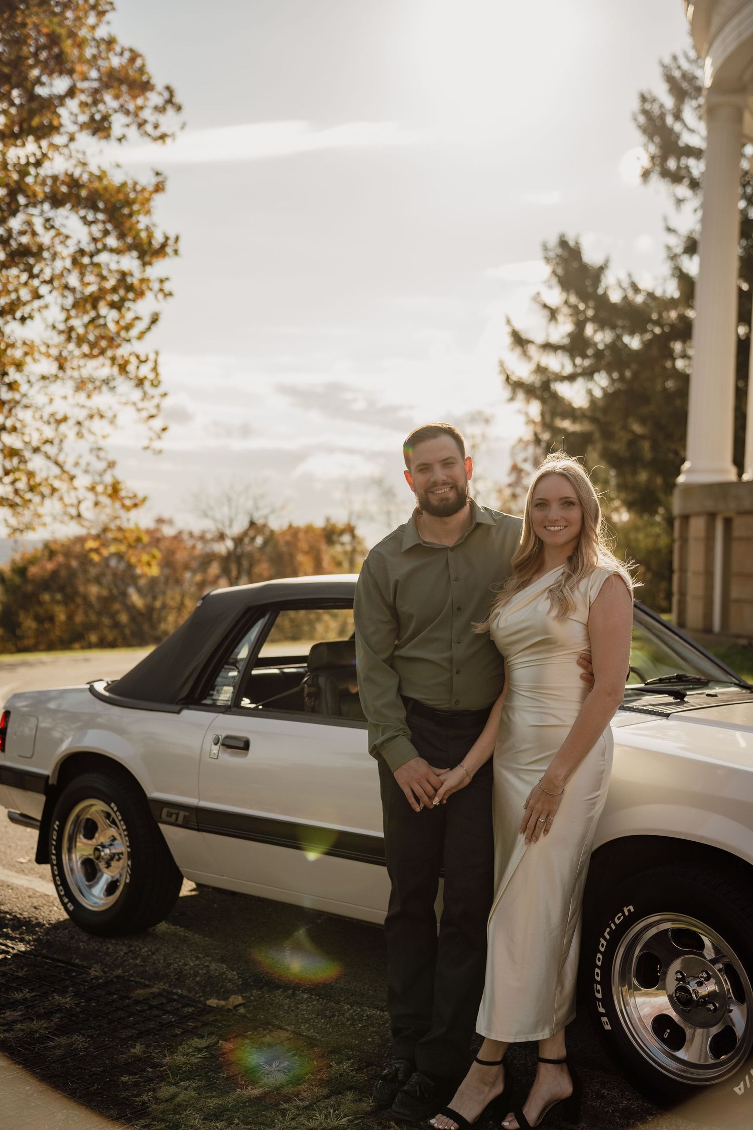 Engagement photographer, True to color Engagement session, Pittsburgh wedding photographer