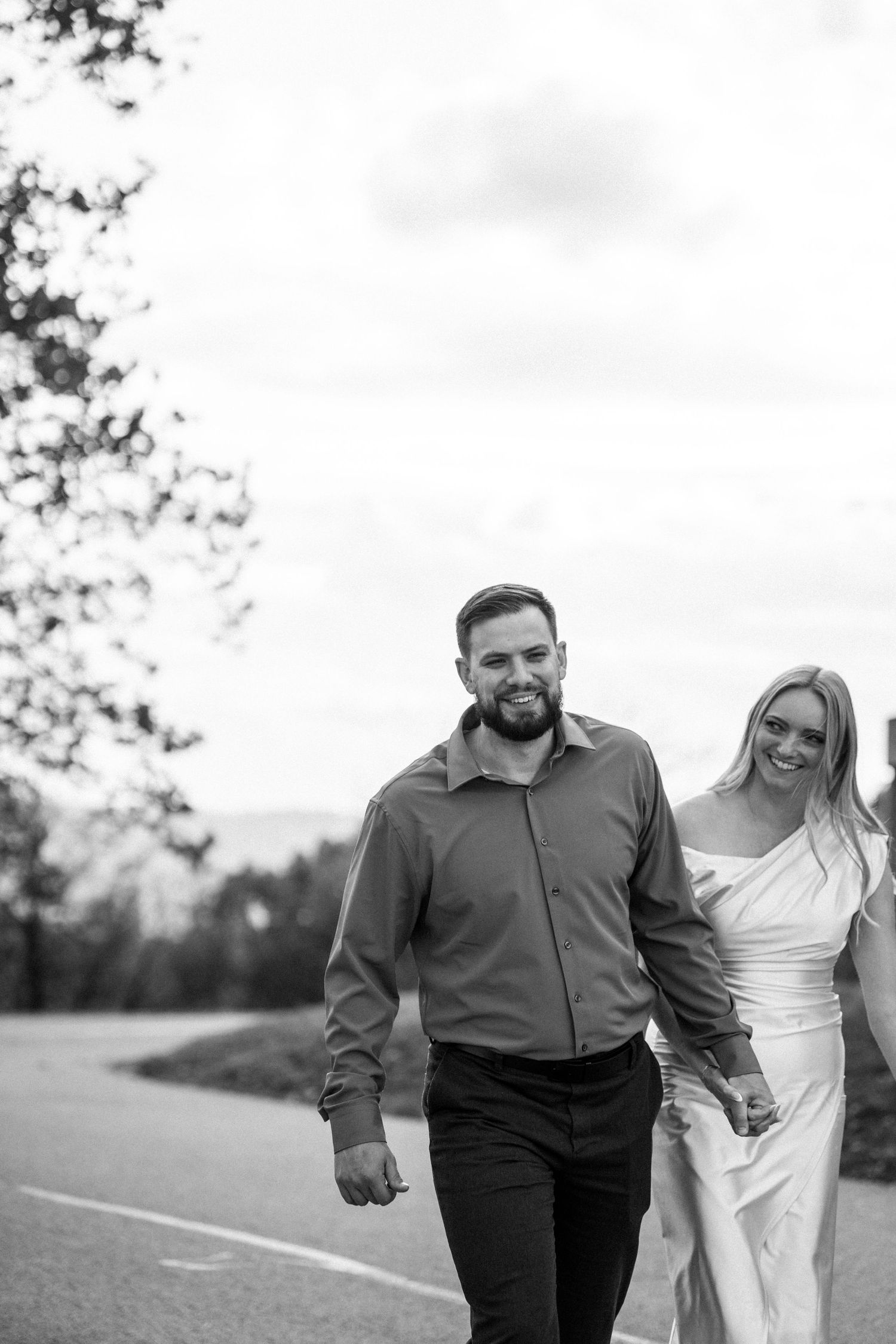 Engagement photographer, True to color Engagement session, Pittsburgh wedding photographer