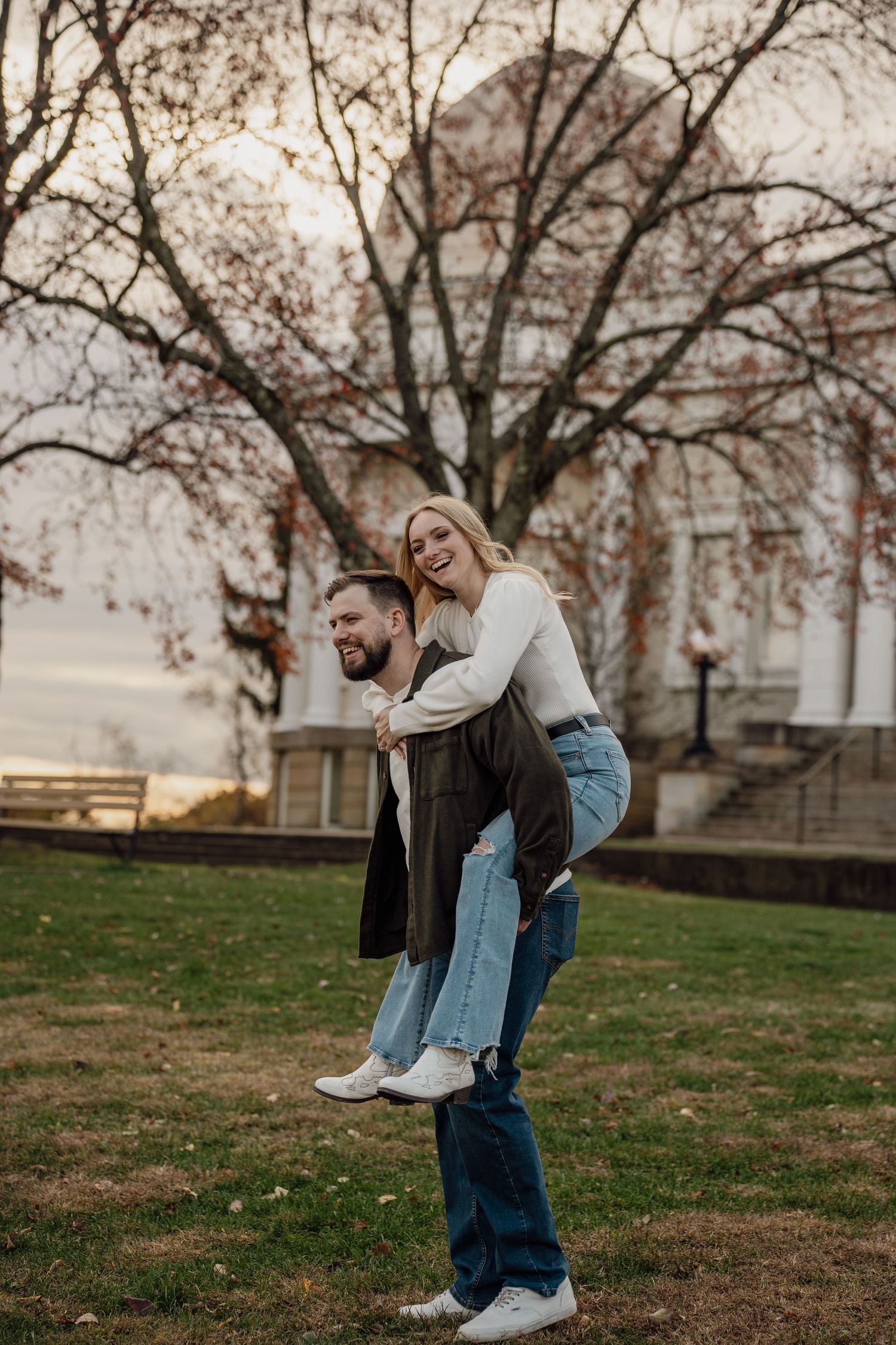 Engagement photographer, True to color Engagement session, Pittsburgh wedding photographer