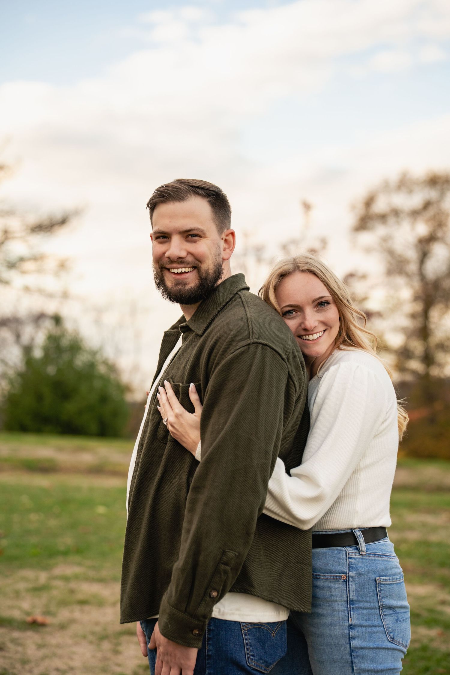 Engagement photographer, True to color Engagement session, Pittsburgh wedding photographer