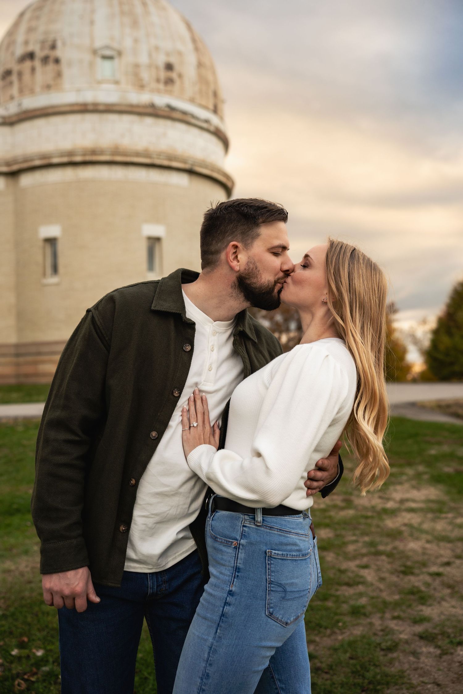 Engagement photographer, True to color Engagement session, Pittsburgh wedding photographer