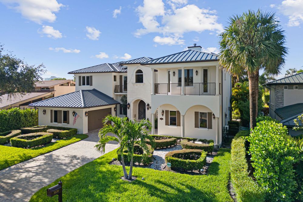Drone real estate photography for this luxurious open-concept living and dining area in Fort Lauderdale