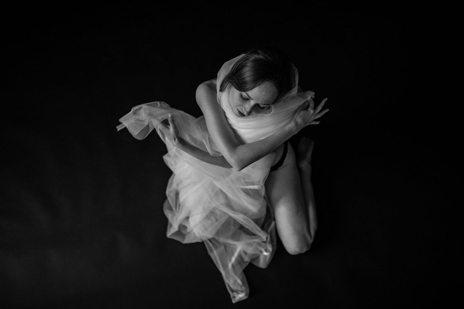 Boudoir photographer. Artful boudoir photographer.