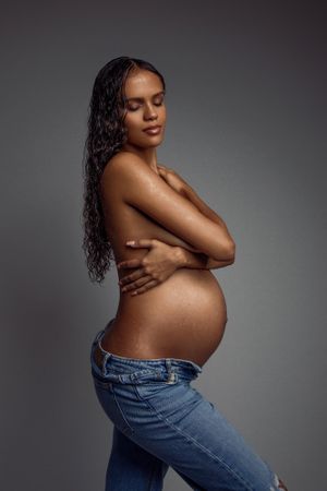 Premier Bonaire photographer Felicia Schuette – maternity, motherhood, boudoir, couples, lifestyle, business, flying dress, mini sessions.